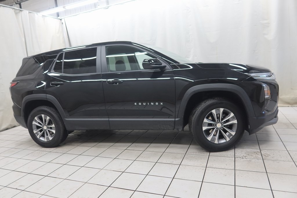 2025 Chevrolet Equinox LT's photo