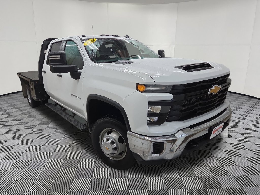 Used 2024 Chevrolet Silverado 3500 HD Chassis Work Truck Truck Crew Cab