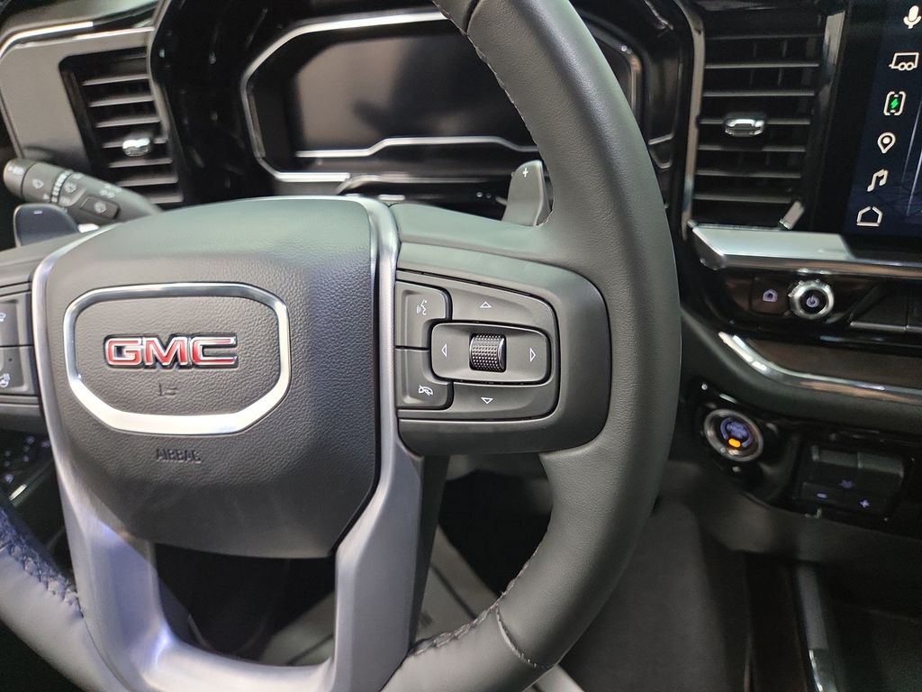 2024 GMC Sierra 1500 SLT - Photo 17