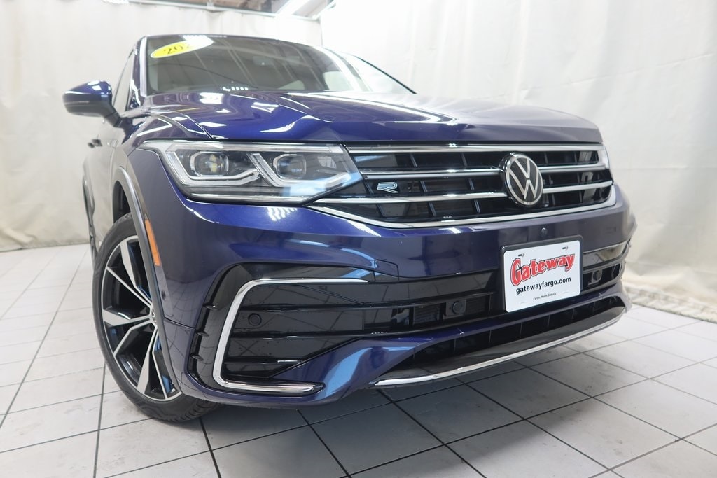 Used 2022 Volkswagen Tiguan SEL R-LINE with VIN 3VV4B7AX5NM029421 for sale in Fargo, ND