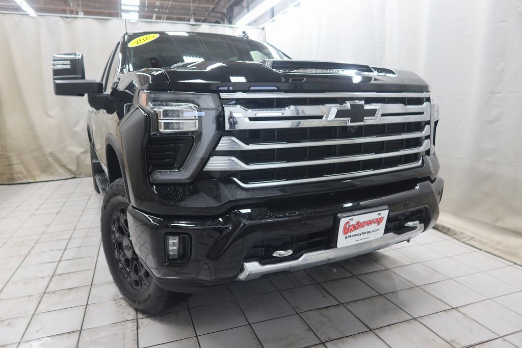 Used 2025 Chevrolet Silverado 2500 HD High Country Truck Crew Cab