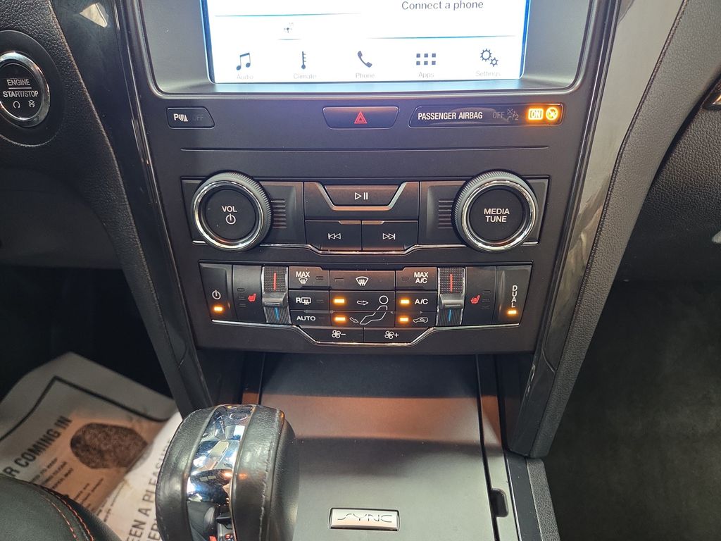 2018 Ford Explorer XLT - Photo 16