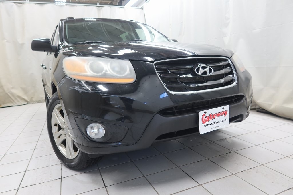 Used 2011 Hyundai Santa Fe SE with VIN 5XYZHDAG3BG075968 for sale in Fargo, ND