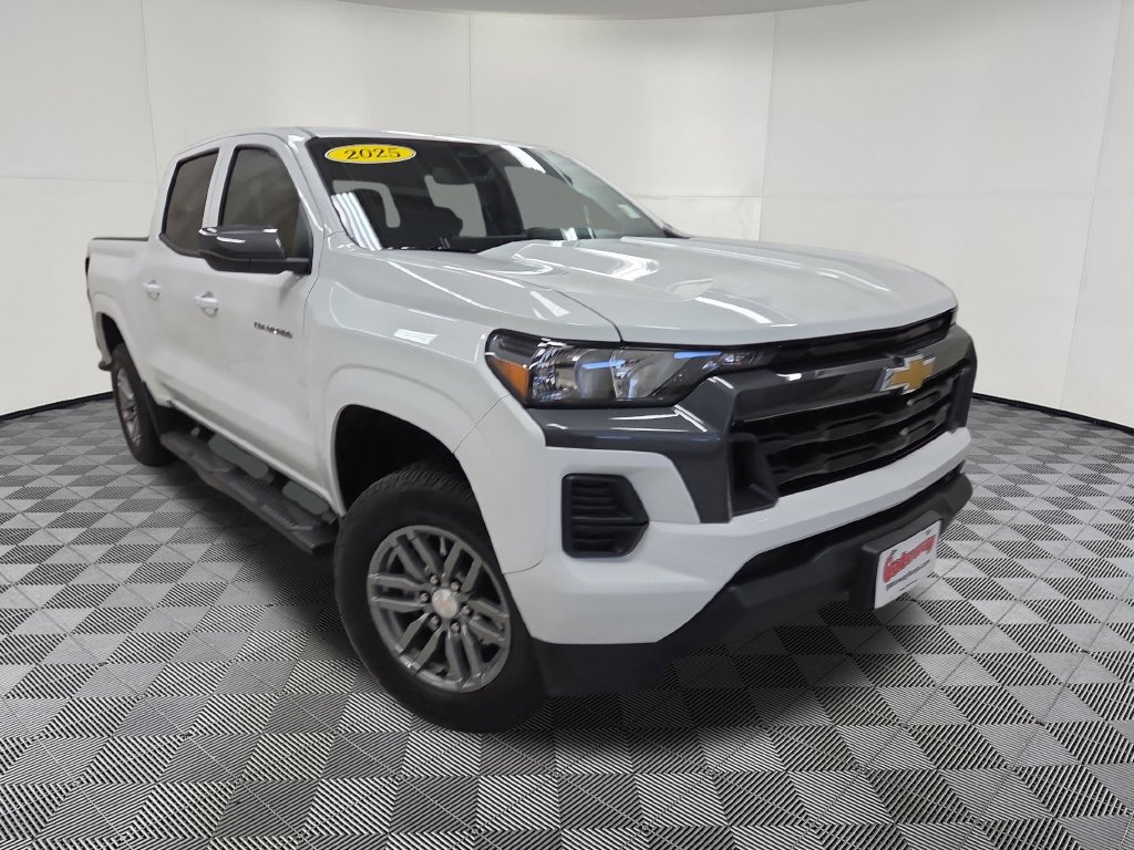 2025 Chevrolet Colorado LT - Photo 3