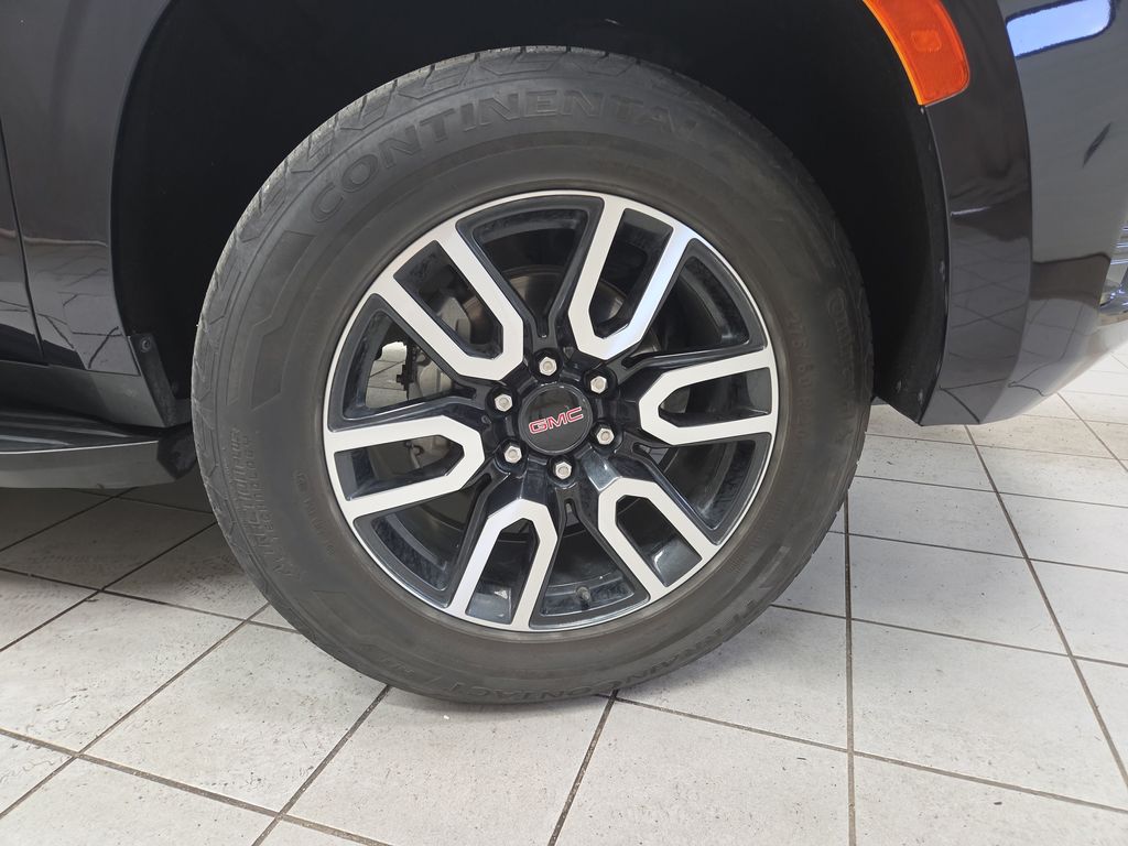 2021 GMC Yukon XL AT4 - Photo 8