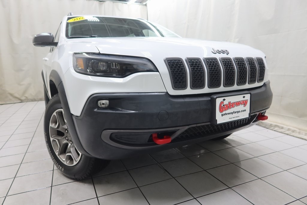 Used 2020 Jeep Cherokee Trailhawk with VIN 1C4PJMBX6LD592157 for sale in Fargo, ND