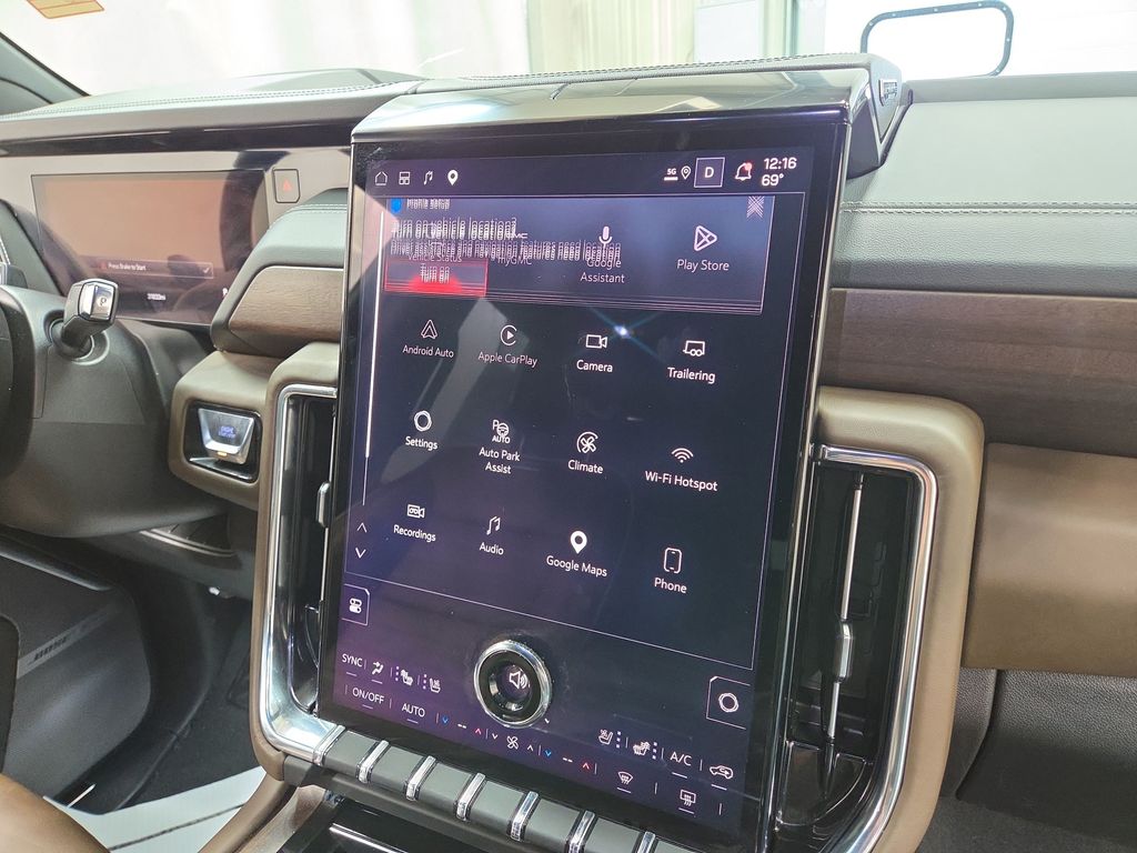 2025 GMC Yukon XL Denali Ultimate - Photo 17