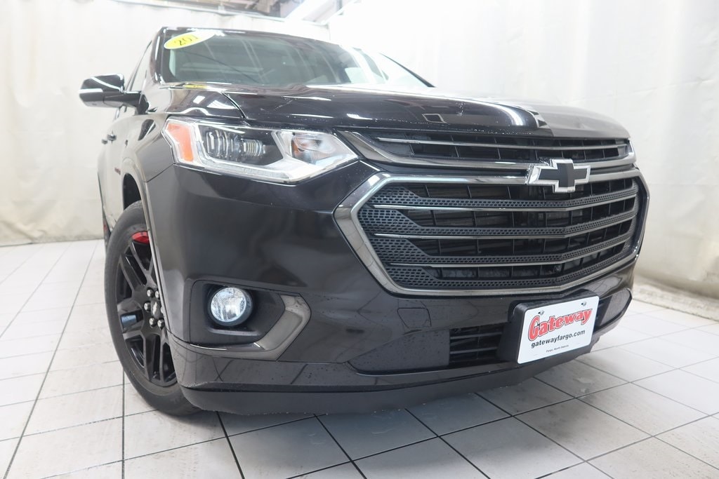 Used 2019 Chevrolet Traverse Premier with VIN 1GNEVKKW9KJ319230 for sale in Fargo, ND