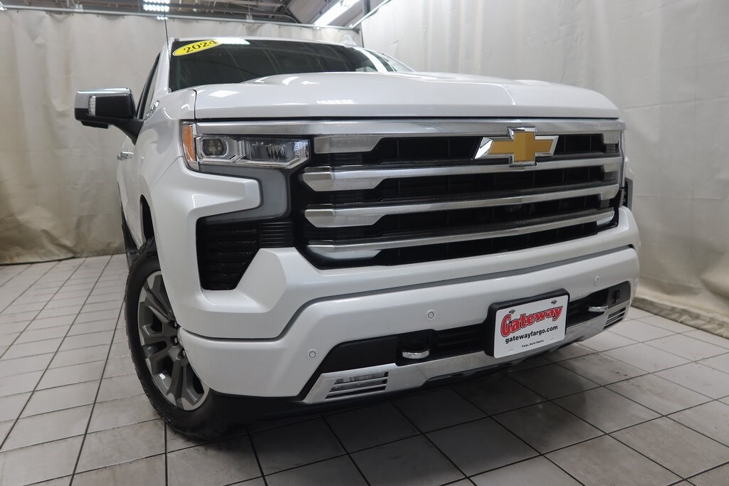 Used 2024 Chevrolet Silverado 1500 High Country with VIN 1GCUDJE81RZ331916 for sale in Fargo, ND