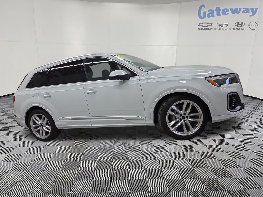 2025 Audi Q7 55 Premium Plus quattro Tiptronic's photo