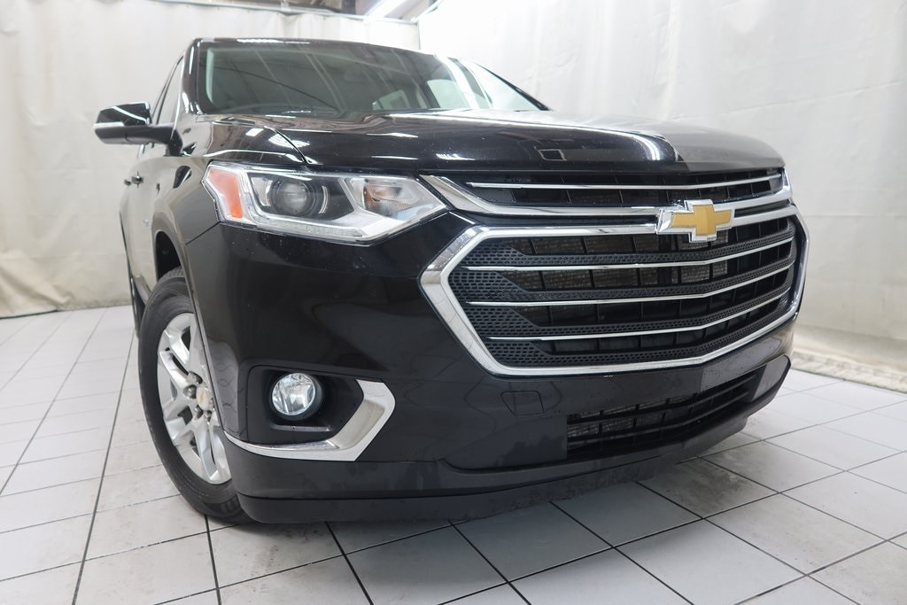 Used 2021 Chevrolet Traverse 3LT with VIN 1GNEVHKW4MJ184468 for sale in Fargo, ND