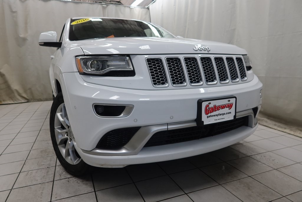 Used 2016 Jeep Grand Cherokee Summit with VIN 1C4RJFJG7GC318631 for sale in Fargo, ND