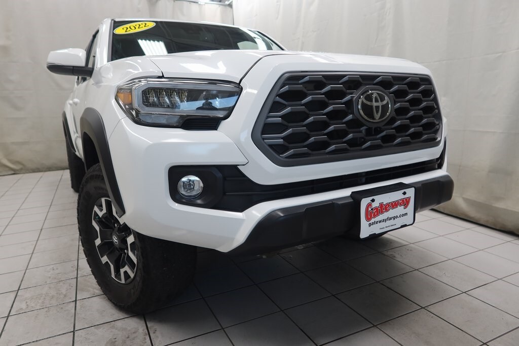 Used 2022 Toyota Tacoma TRD Off Road with VIN 3TMCZ5ANXNM480028 for sale in Fargo, ND