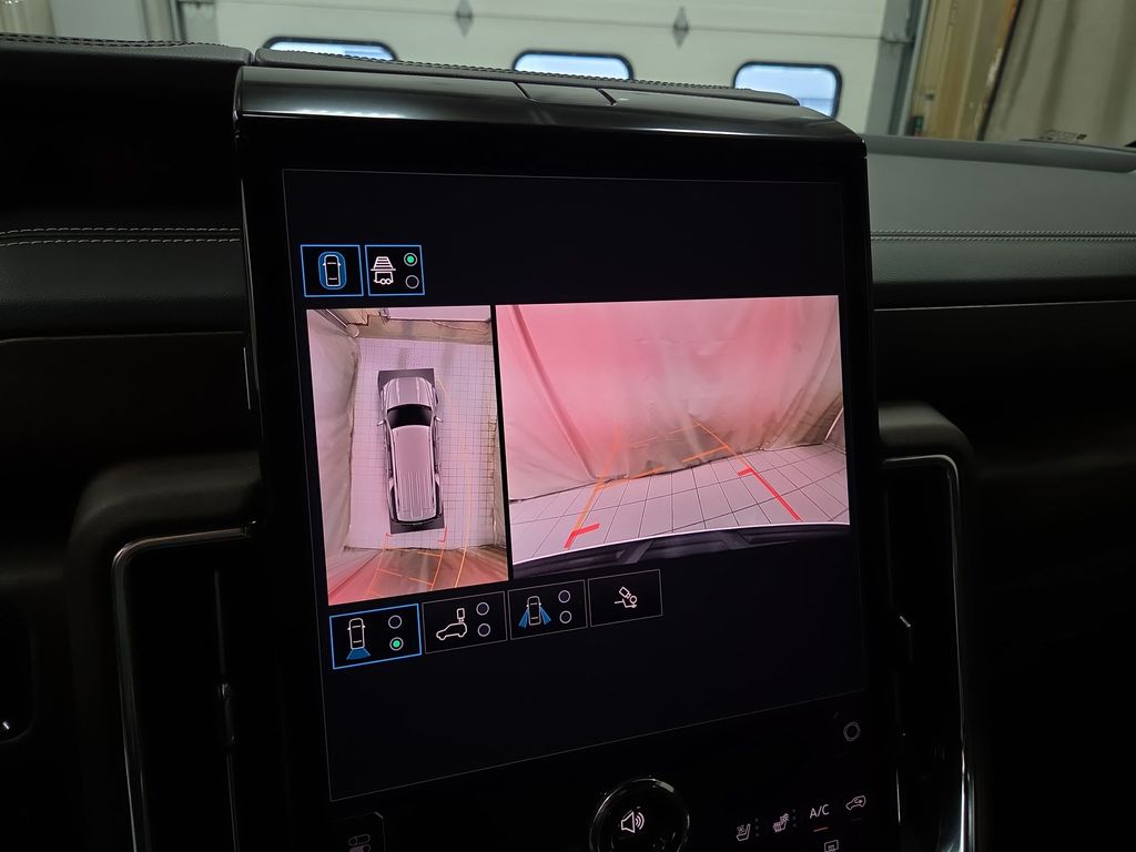 2025 GMC Yukon XL Denali Ultimate - Photo 26