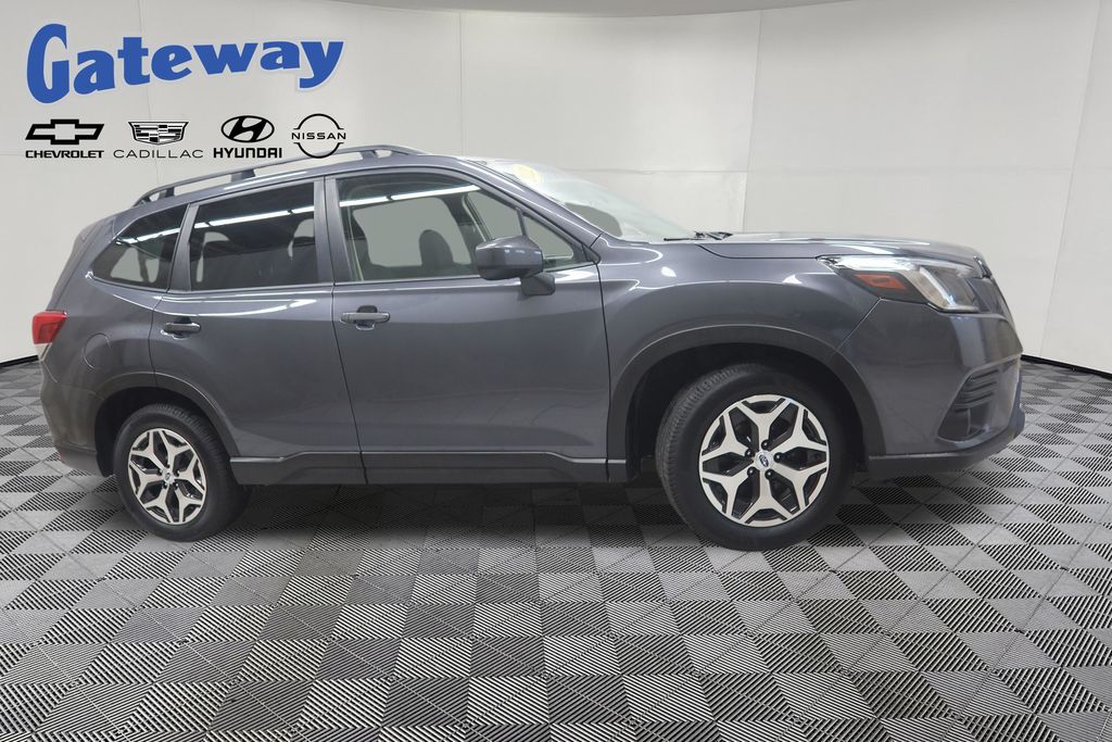 2022 Subaru Forester Premium's photo