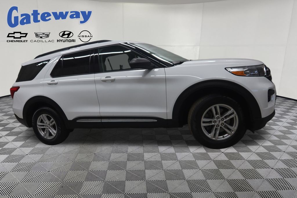 2023 Ford Explorer XLT 4WD's photo