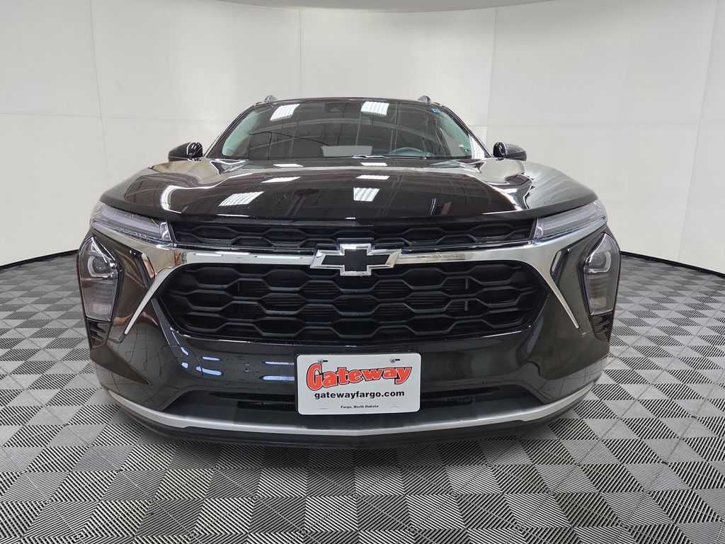 2025 Chevrolet Trax LT - Photo 4