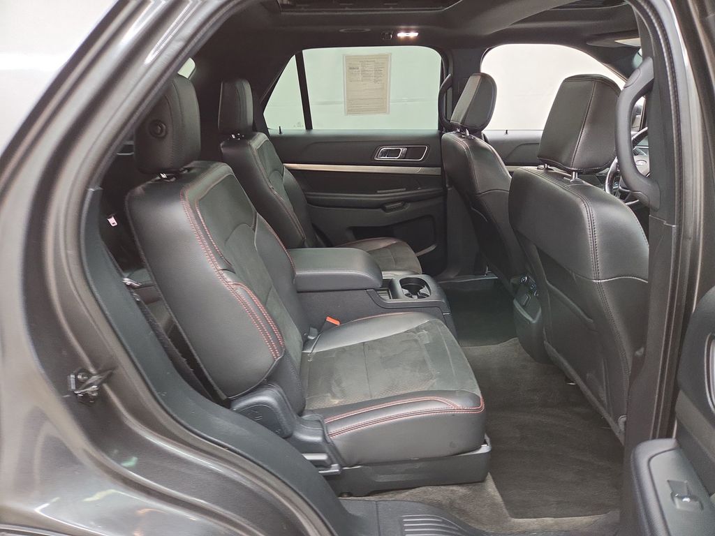 2018 Ford Explorer XLT - Photo 10