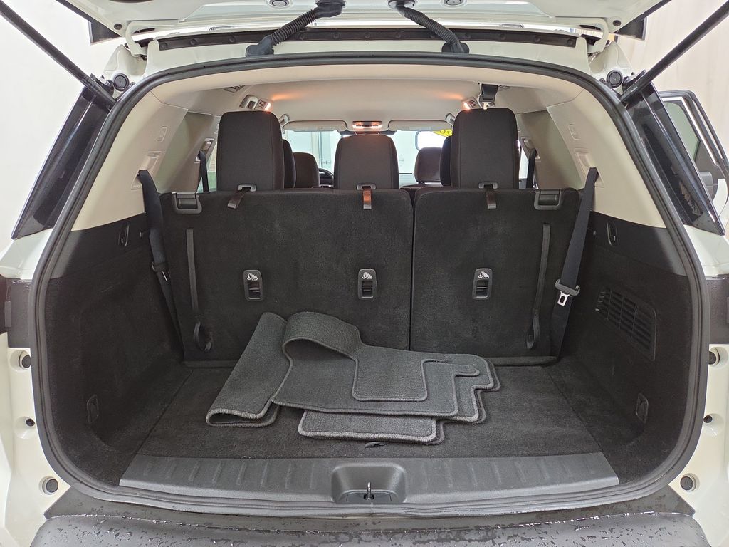 2024 Nissan Pathfinder SV - Photo 9