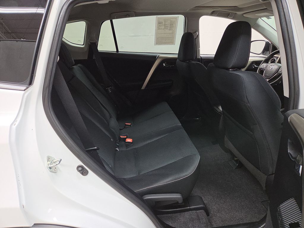 2015 Toyota RAV4 XLE - Photo 11