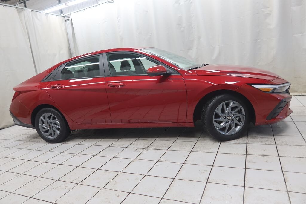 Used 2024 Hyundai Elantra Hybrid Blue Sedan