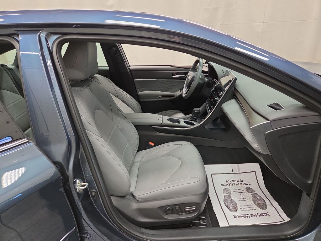 2021 Toyota Avalon Limited - Photo 11