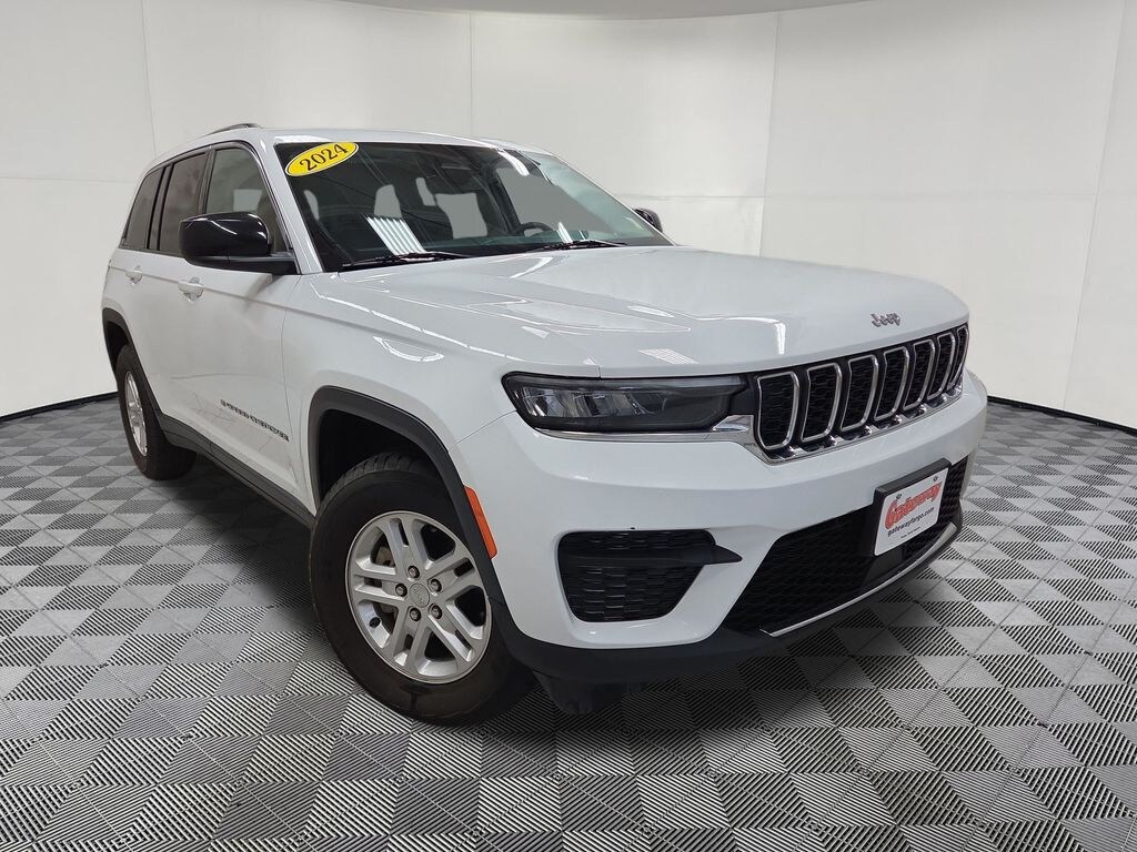 Used 2024 Jeep Grand Cherokee Laredo SUV
