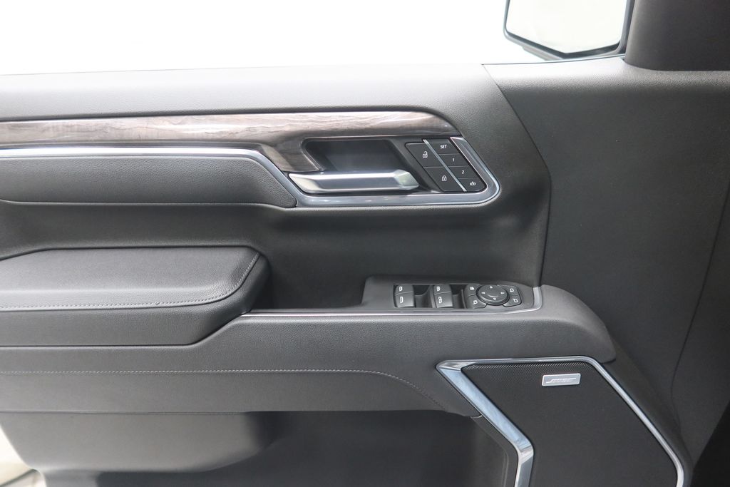 2025 Chevrolet Silverado 1500 LTZ - Photo 24