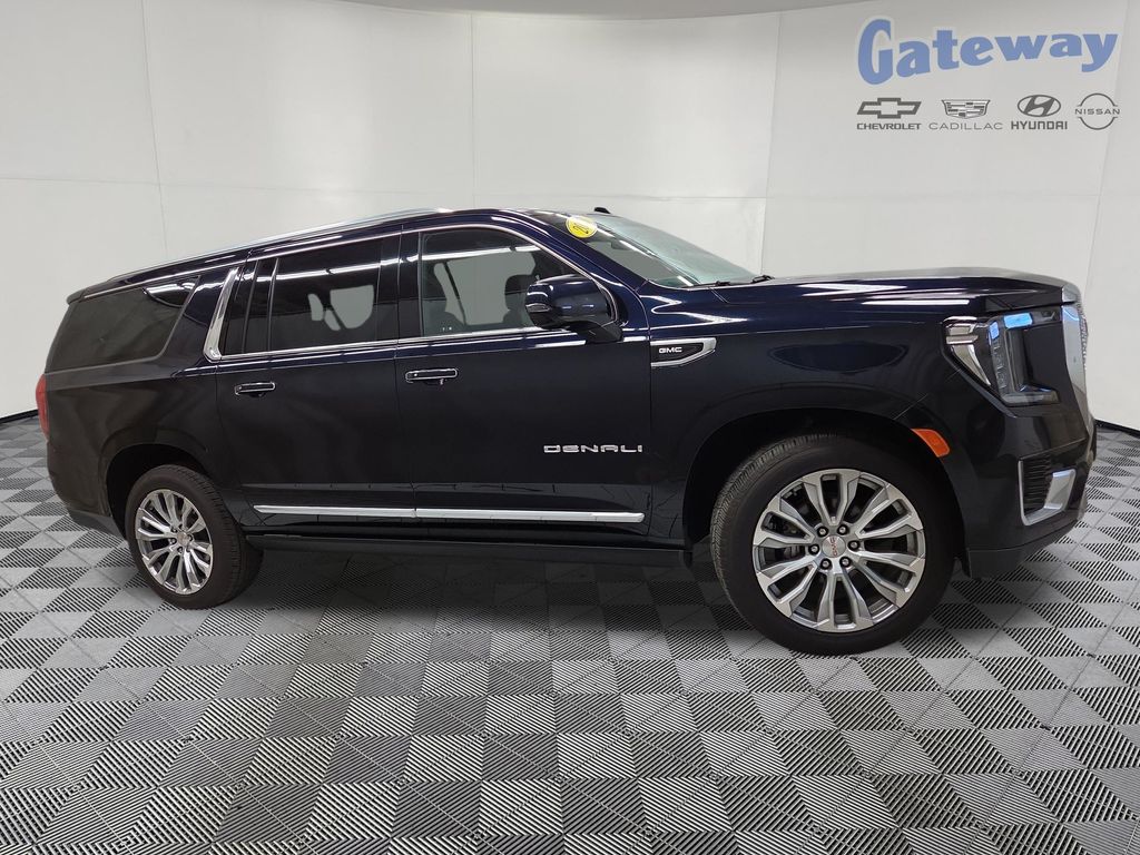 2023 GMC Yukon Denali AWD's photo