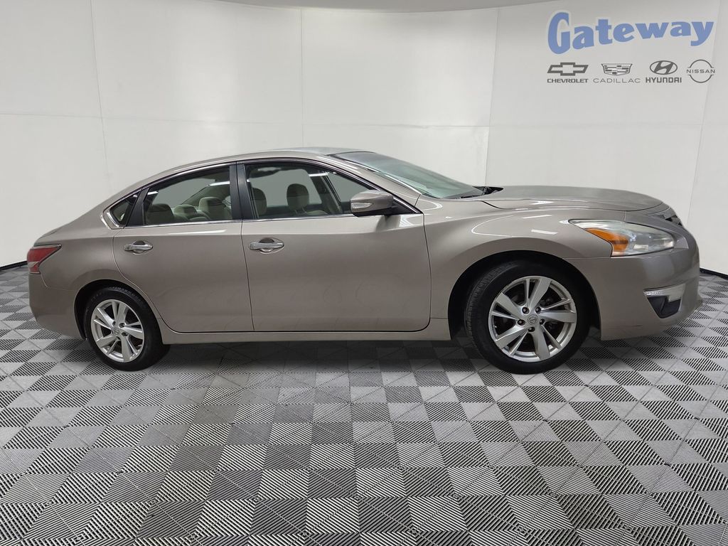 2014 Nissan Altima 2.5 SV's photo