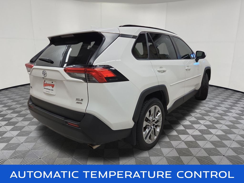 2020 Toyota RAV4 XLE Premium - Photo 4