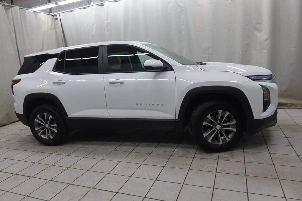 2025 Chevrolet Equinox LT's photo