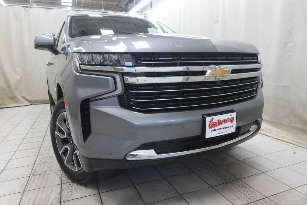 Used 2021 Chevrolet Suburban LT with VIN 1GNSKCKD2MR237702 for sale in Fargo, ND
