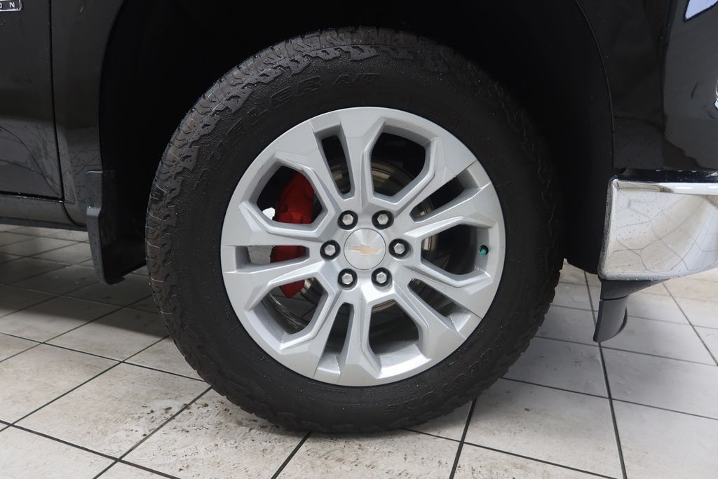 2025 Chevrolet Silverado 1500 LTZ - Photo 7