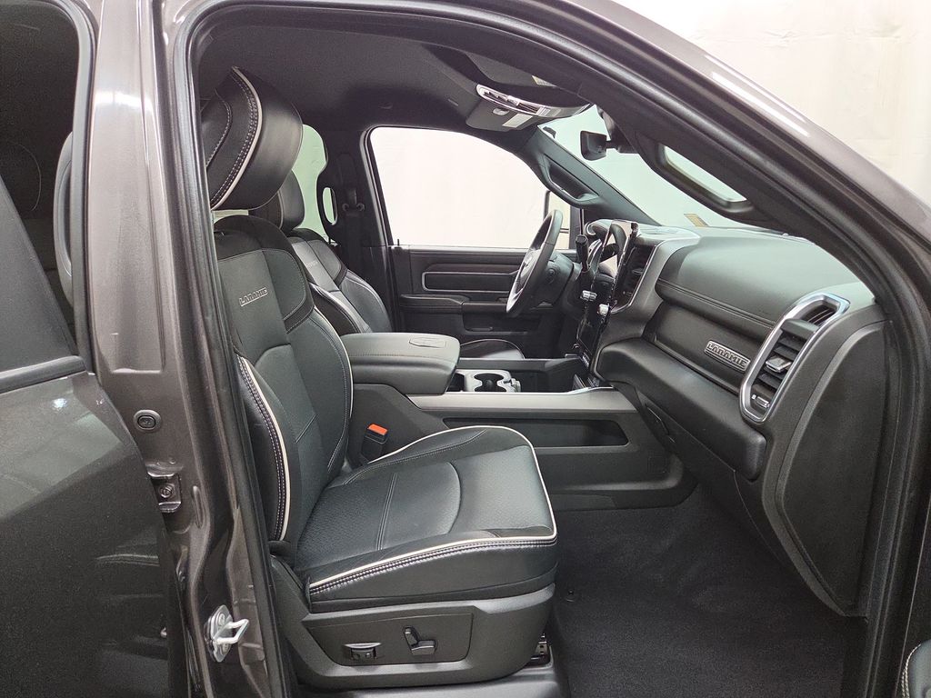 2025 RAM Ram 3500 Pickup Laramie - Photo 11