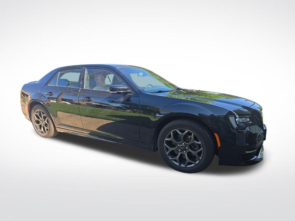 2018 Chrysler 300 S - Photo 5
