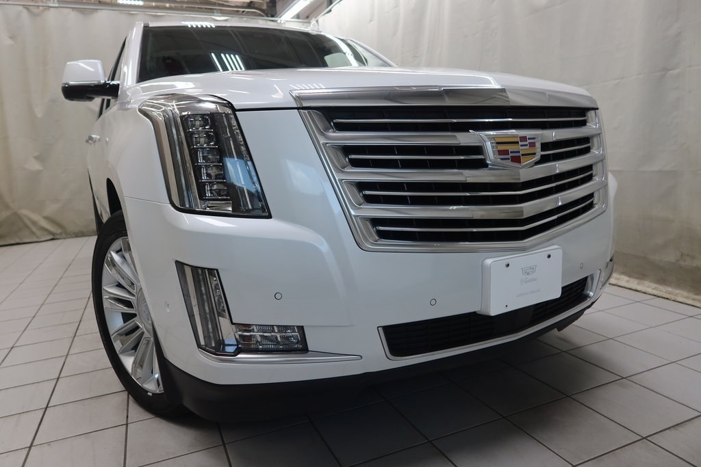 Used 2020 Cadillac Escalade Platinum with VIN 1GYS4DKJ3LR137681 for sale in Fargo, ND