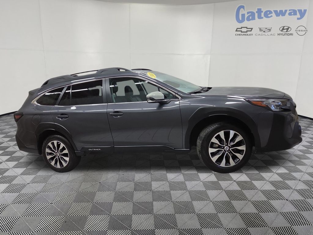 2024 Subaru Outback Limited's photo