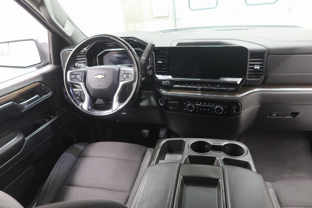 2024 Chevrolet Silverado 1500 LT - Photo 14