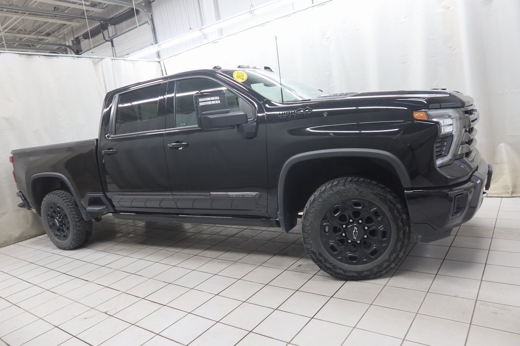 2024 Chevrolet Silverado 3500HD High Country's photo