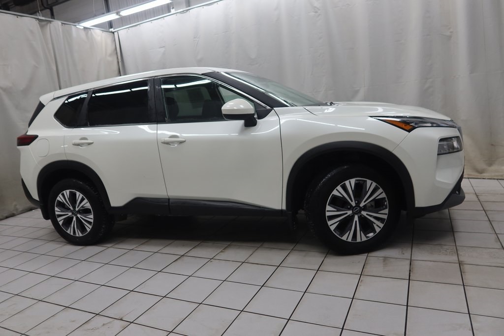 2023 Nissan Rogue SV's photo