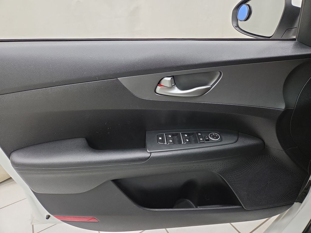 2019 Kia FORTE LXS - Photo 18
