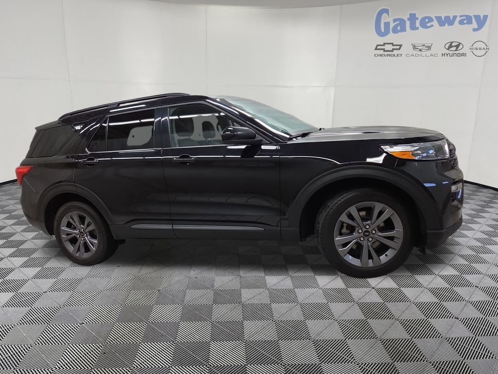 2022 Ford Explorer XLT 4WD's photo