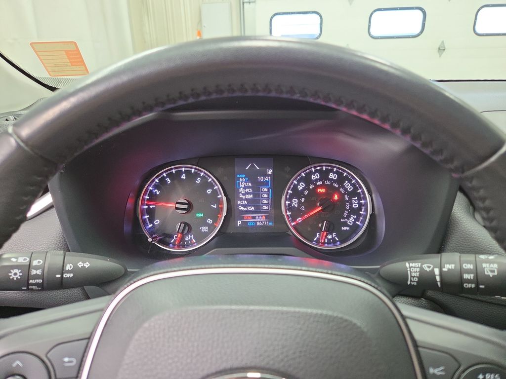 2020 Toyota RAV4 XLE Premium - Photo 22