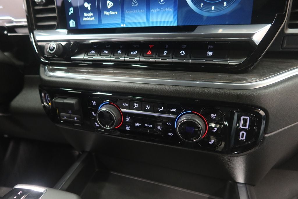 2025 Chevrolet Silverado 1500 LTZ - Photo 16