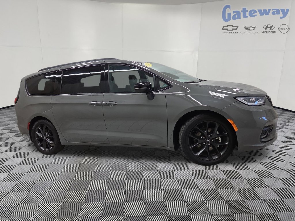  Chrysler Pacifica