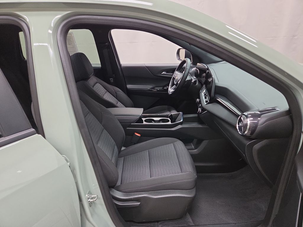 2025 Chevrolet Equinox LT - Photo 11