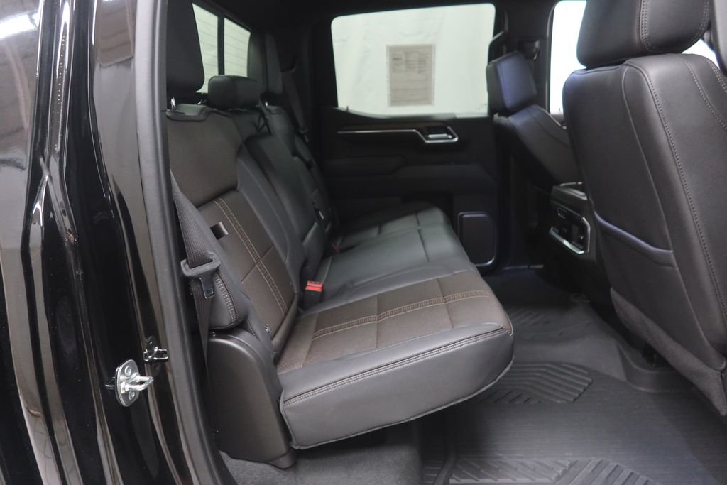 2025 Chevrolet Silverado 1500 High Country - Photo 12