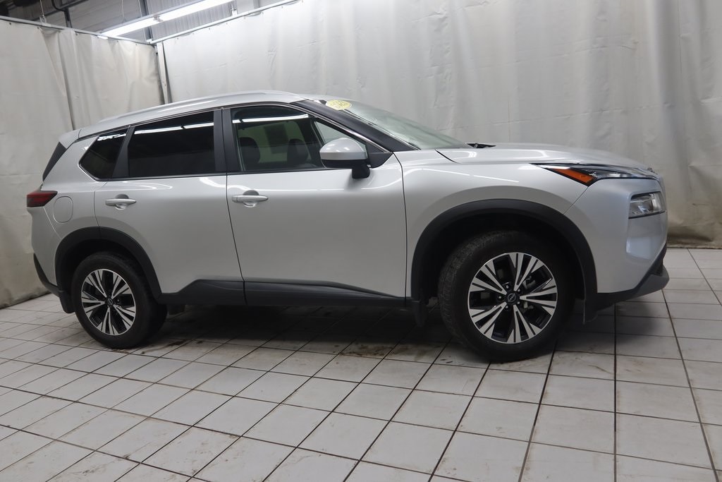 2023 Nissan Rogue SV's photo