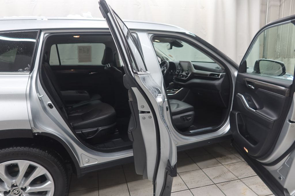 2021 Toyota Highlander Limited - Photo 9